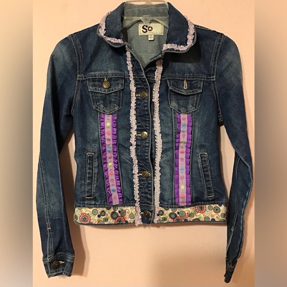 So girls jean jacket size small